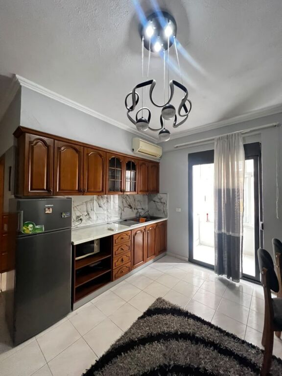 JEPET ME QERA APARTAMENT 1+1 PRANE SPAR, PLAZH, DURRES
