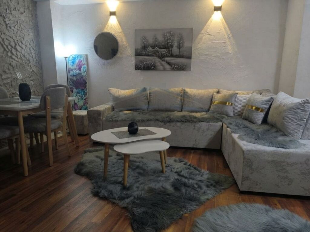 Qera, Apartament 2+1, Kalaja e Tiranës, Tiranë.