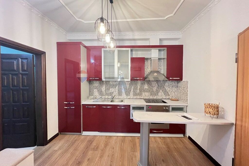 Apartament 1+1 per qira tek Liceu Artistik!