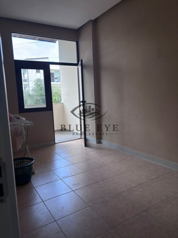 Apartament 3+1 në shitje në Plazh, Durrës.