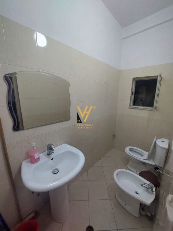 SHITET AKTIVITET BIZNESI 120 M2 TE KODRA E DIELLIT 22.000 EURO