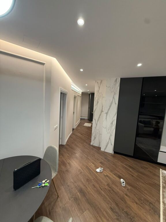 VENDESI APPARTAMENTO 2+1 VILA E ZOGUT, DURRES