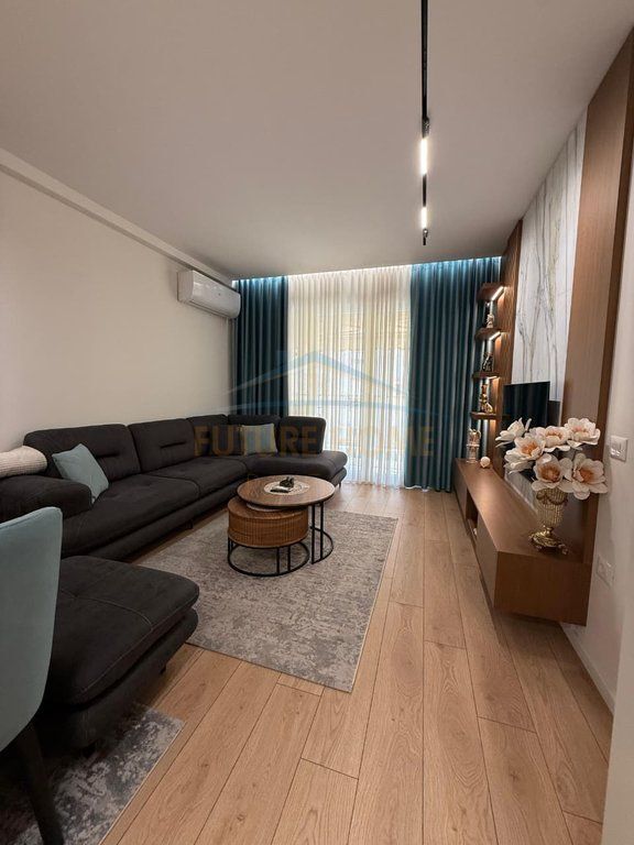 Qera, Apartament 2+1, Selite, Tiranë