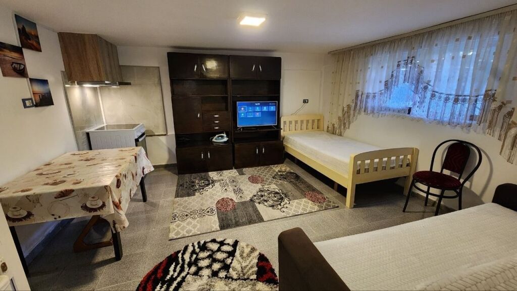GARSONIERE 26,000 LEKE SAUK I VJETER