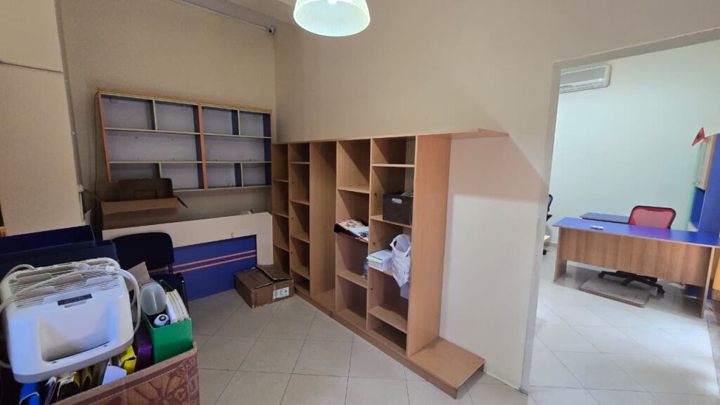 🏢 PRIMO PIANO IN AFFITTO PER UFFICIO | CONTATTA URANI