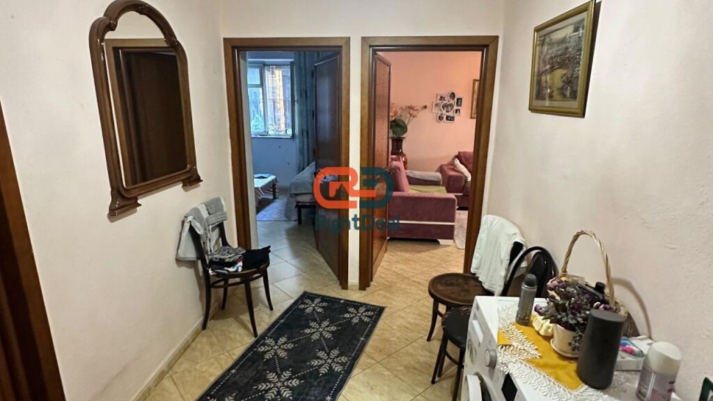Tek Stadiumi Dinamo, Shitet Apartament 2+1 Per Biznes !!