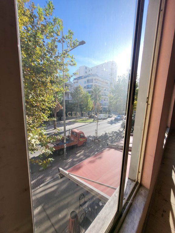 Njësi Komerciale në Shitje – Plazh, Durrës
