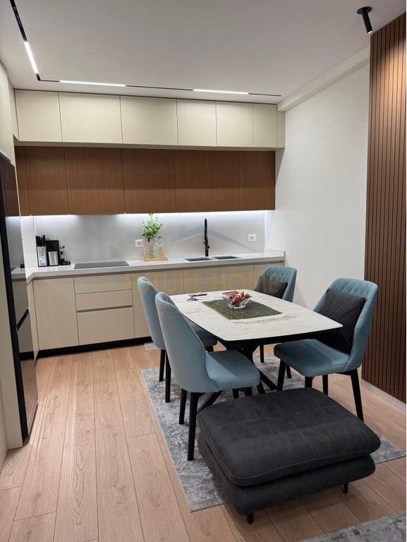 Qera, Apartament 2+1, Selite, Tiranë