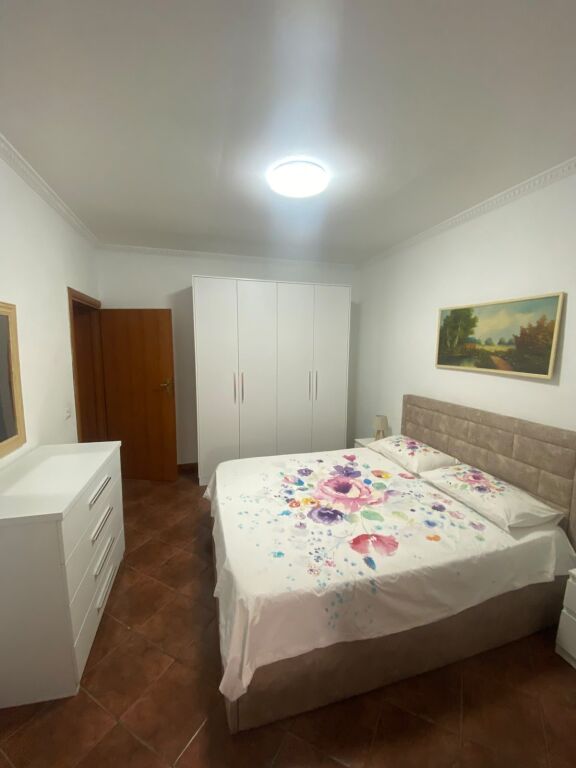 Apartament me qera 2+1