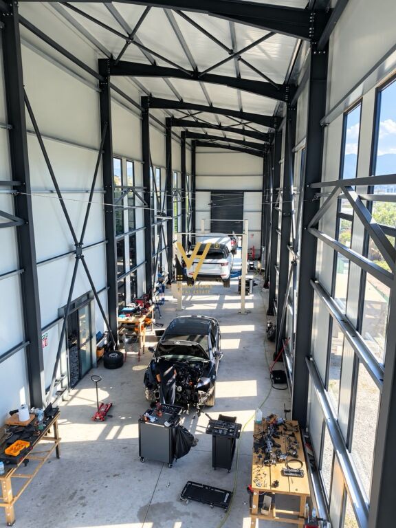WAREHOUSE 830 M2 FOR RENT IN VAQARR 140,000 LEKE