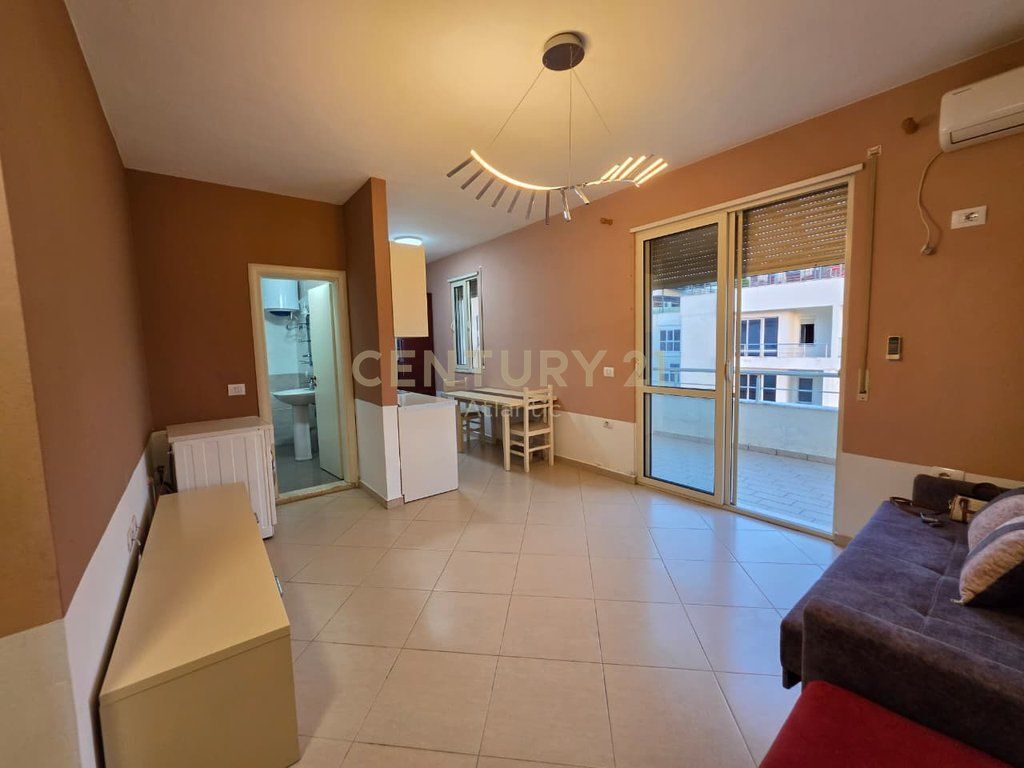Apartament 1+1 me Pamje Deti për Shitje – Rrota e Kuqe, Plazh, Durrës