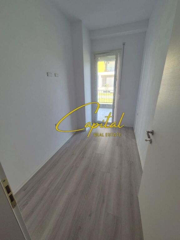 AMBIENT BIZNESI ME QIRA 125 M2 UNIVERS CITY 75.000 LEKE