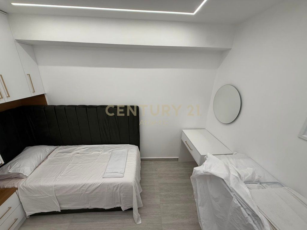 SHITET SUPER APARTAMENT 2+1 I INVESTUAR NË ÇDO DETAJ – HYRJA E DURRËSIT 130,000 € PALLAT EKZISTUES