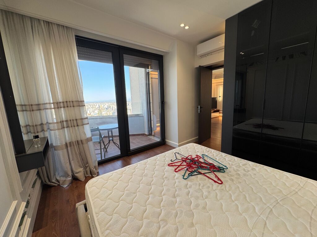 Shitet Apartament 2+1 Vollga
