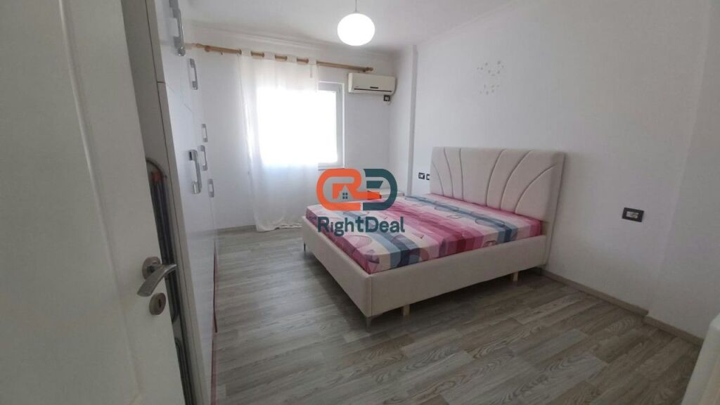 Tek Selvia, Jepet Me Qira, Apartament 1+1+Verande, Gati Per Banim !!!