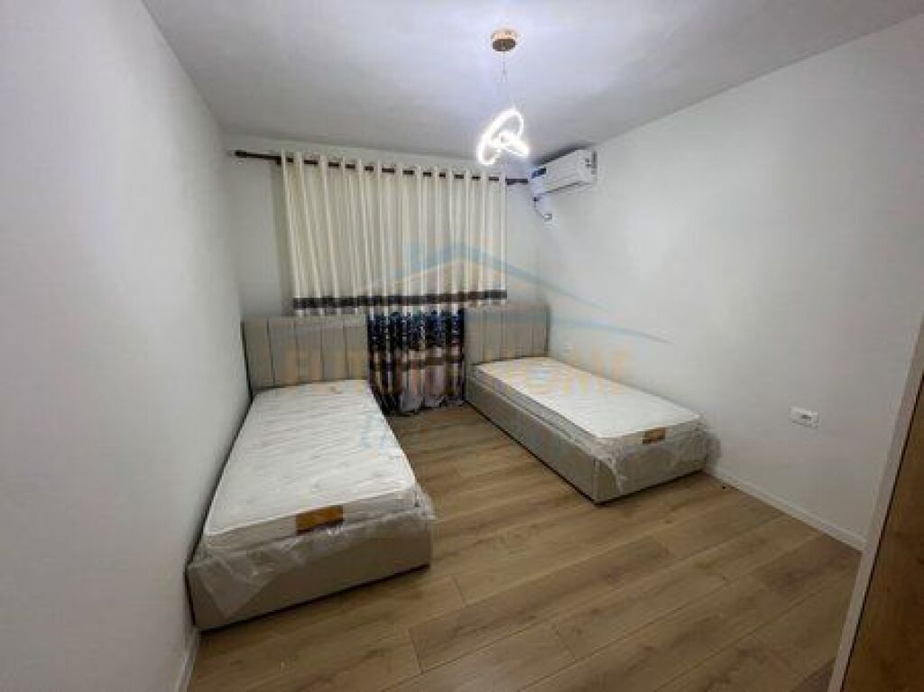 Qera, Apartament 3+1, Rruga Fortuzi, Tiranë