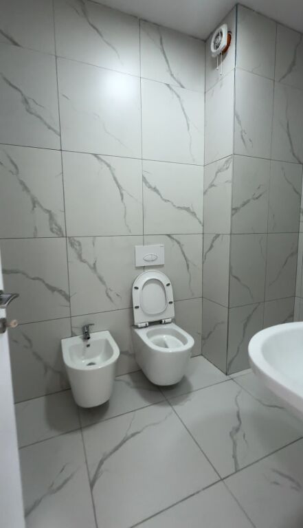 Shitet apartament 2+1 "Univers City"