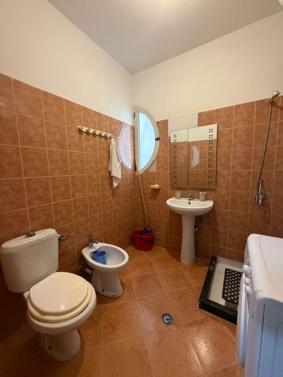 Jepet me qera  Apartament 1+1