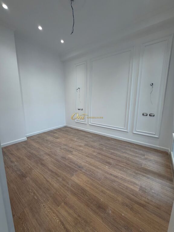 RRUGA E KAVAJES APARTAMENT PER SHITJE 1+1