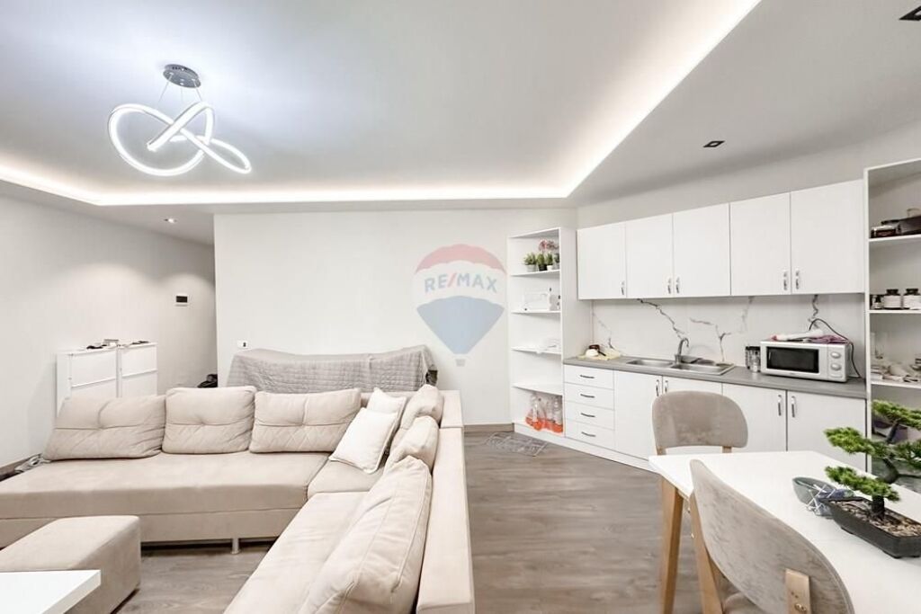 Apartament - Për Shitje - Pallatet Arabe, Tiranë  ID: 530191031-809