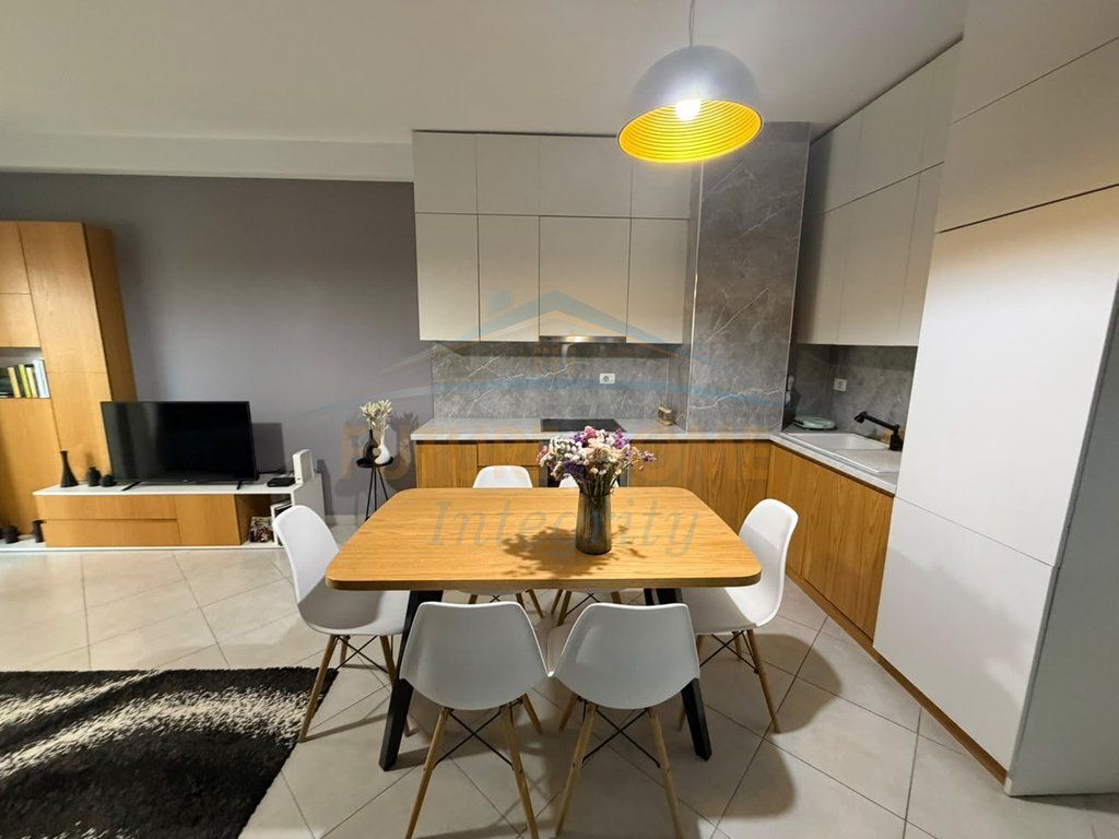 Qera, Apartament 2+1, Kodra e Diellit, Tiranë.