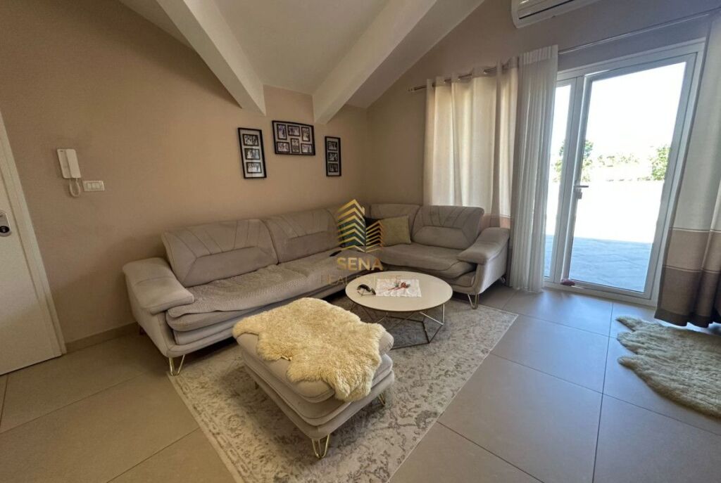 Qira, Apartament 2+1+Verande,Xhamllik,65.000 Leke/muaj