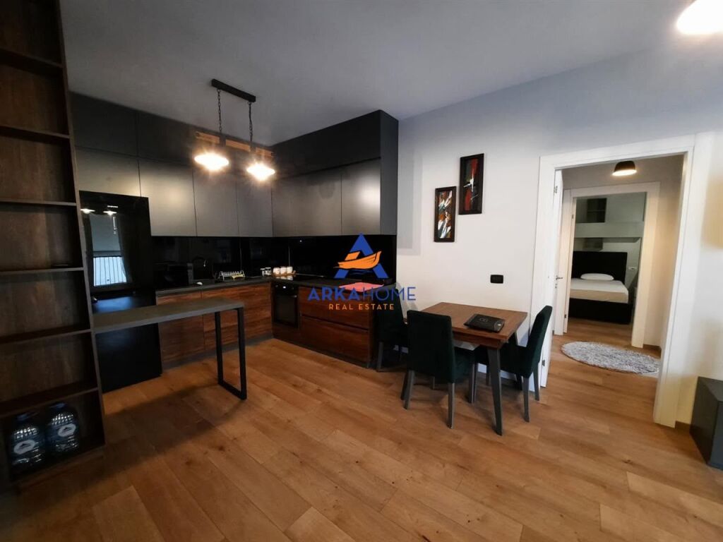APPARTAMENTO IN AFFITTO 2+1+BALCONE "21 DICEMBRE, VICINO AL MONDIAL HOTEL" 100.000 LEKE