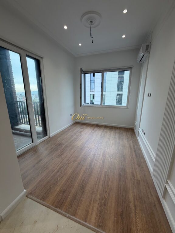 RRUGA E KAVAJES APARTAMENT PER SHITJE 1+1