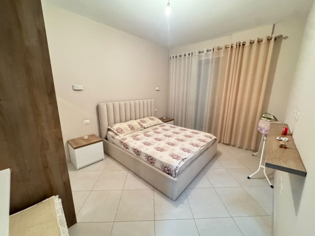 Affitto, Appartamento 1+1, Via Dibra, Tirana  UNA75125