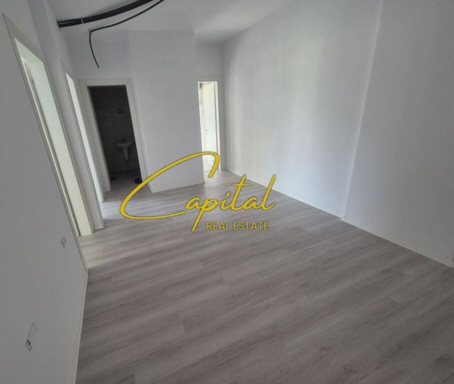 AMBIENT BIZNESI ME QIRA 125 M2 UNIVERS CITY 75.000 LEKE