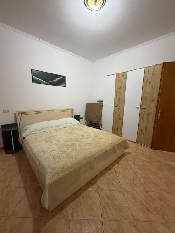Jepet me qera  Apartament 1+1