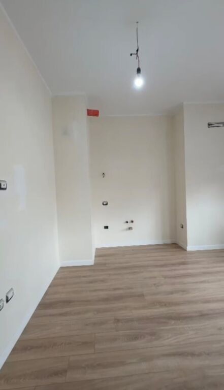 Shitet apartament 1+1 tek Rezidenca Henke , prane Spitalit Amerikan 3 , Yzberisht , Misto Mame , Pallati me Shigjeta , Astir , Unaza e Re .