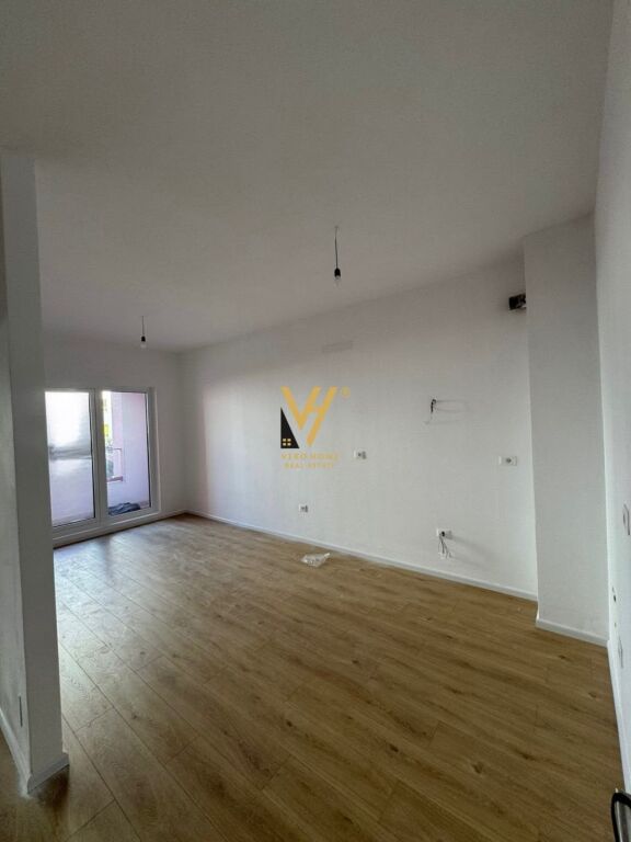 JEPET APARTAMENT 1+1 ME QERA TE KADIU ALI DEM 35.000 LEKE