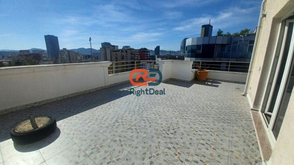 Tek Selvia, Jepet Me Qira, Apartament 1+1+Verande, Gati Per Banim !!!