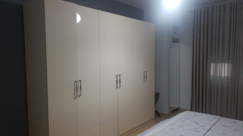 Jepet me qira 2+1+1 LAPRAKE 50.000 leke