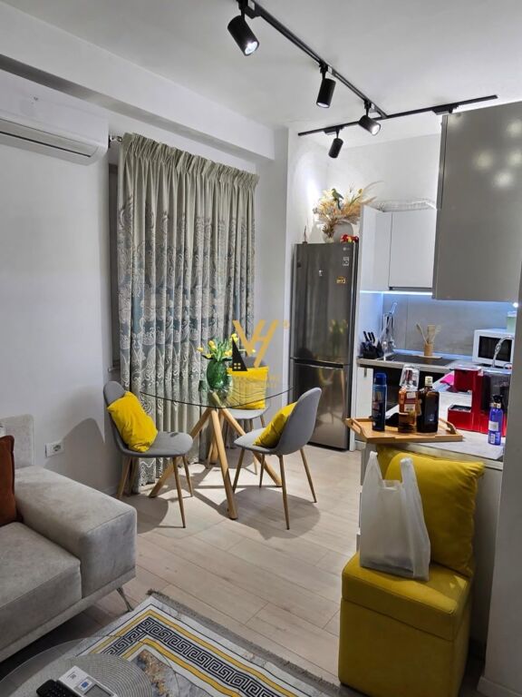 JEPET APARTAMENT 2+1+BLK ME QERA TE MINE PEZA 900 EURO