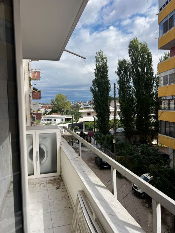 JEPET ME QERA APARTAMENT 1+1 PRANE SPAR, PLAZH, DURRES