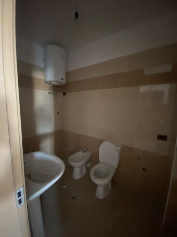 🏡 SHITET APARTAMENT 2+1 – ISH URT, DURRËS