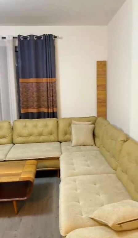 Jepet apartament 2+1+2+Post Parkimi me qira tek Rruga e Elbasanit .

