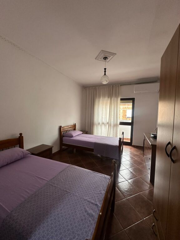 Apartament 2+1+ Ballkon me qira – Pranë Liceut Artistik !