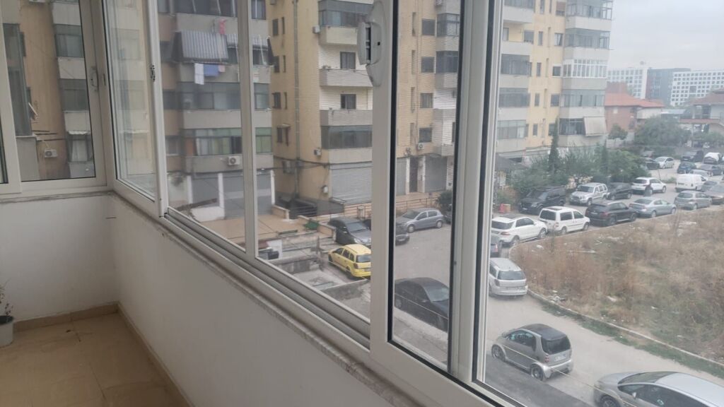 Jepet me qira 2+1+1 LAPRAKE 50.000 leke