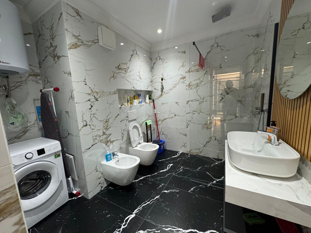 Shitet Apartament 2+1 Vollga