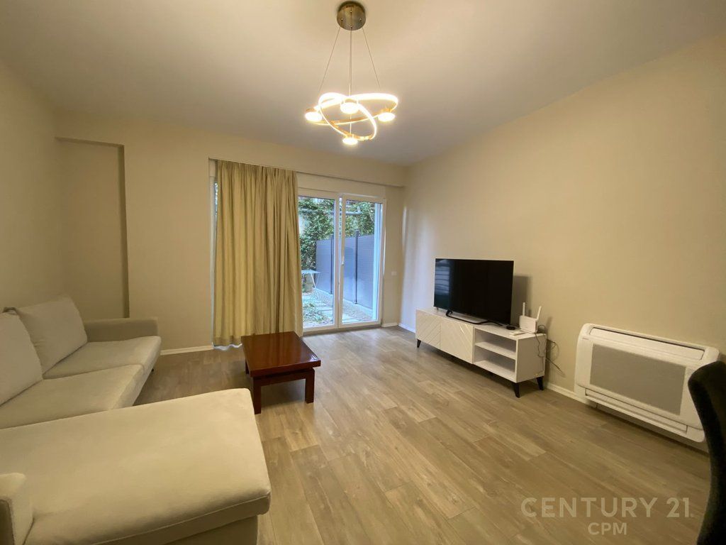 Jepet me Qira Apartament Modern 2+1+2 tek Liqeni Thatë