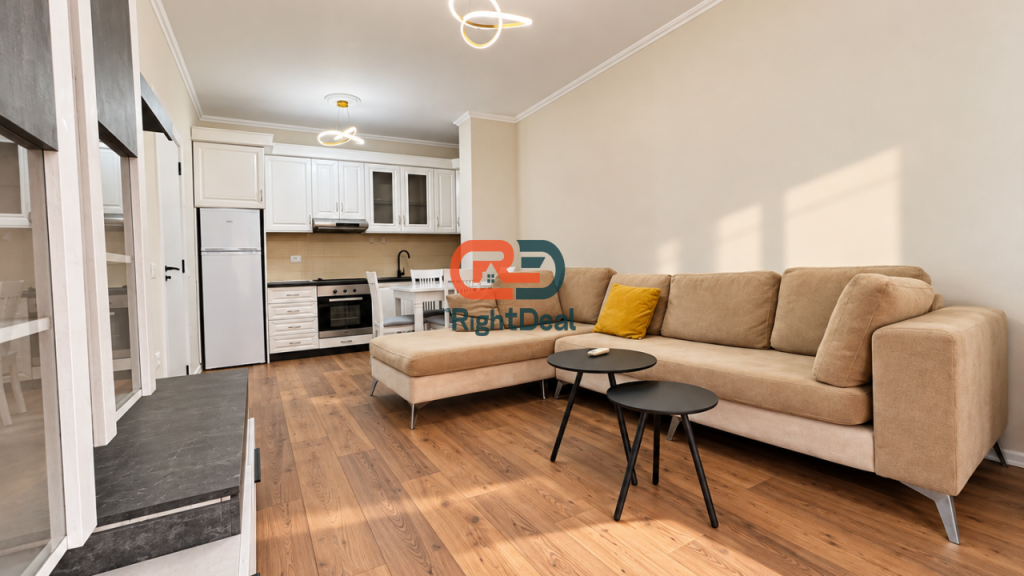 Ne Yzberisht, Shitet Apartament 1+1 Me Planimetri Te Rregullt!!