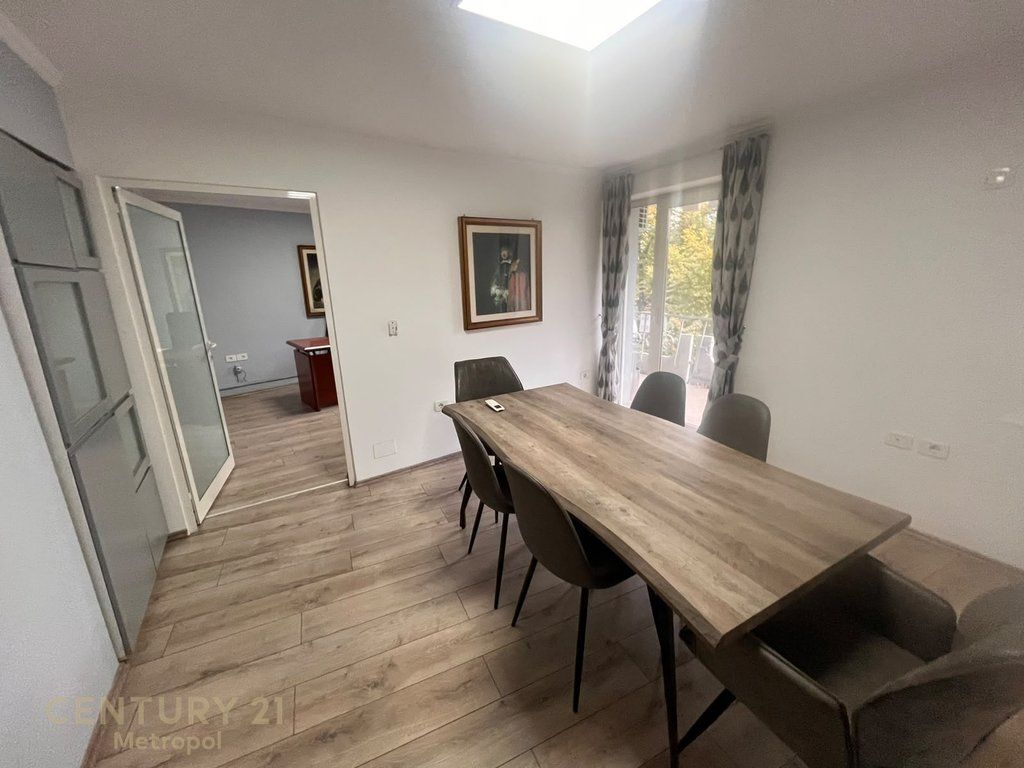 Office for rent at Piazza