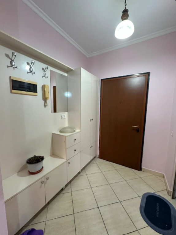 Apartament 1+1 ne Shitje 21 Dhjetori Tirane