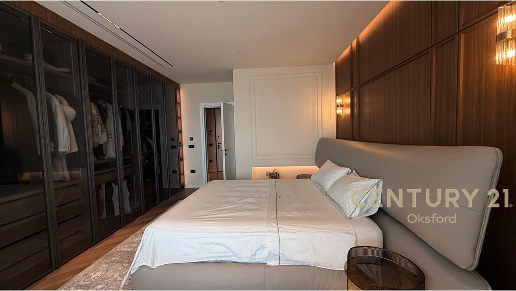 Shesim Apartament Luksoz 2+1 + Post Parkimi tek “Down Town Tirana” ,ne Rrugen e Elbasanit me pamje nga Stadiumi “Air Albania”!
