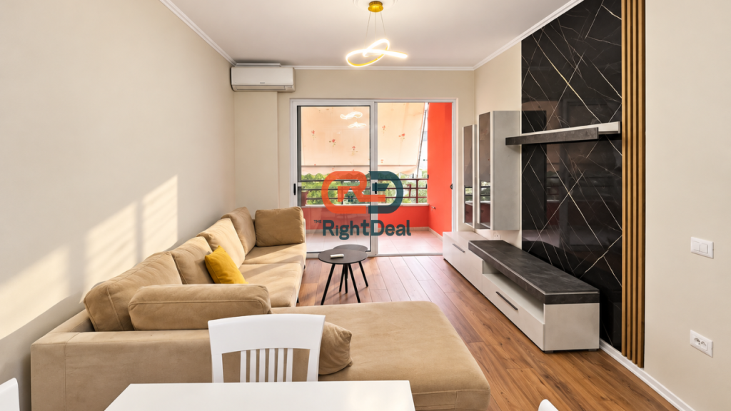 Ne Yzberisht, Shitet Apartament 1+1 Me Planimetri Te Rregullt!!