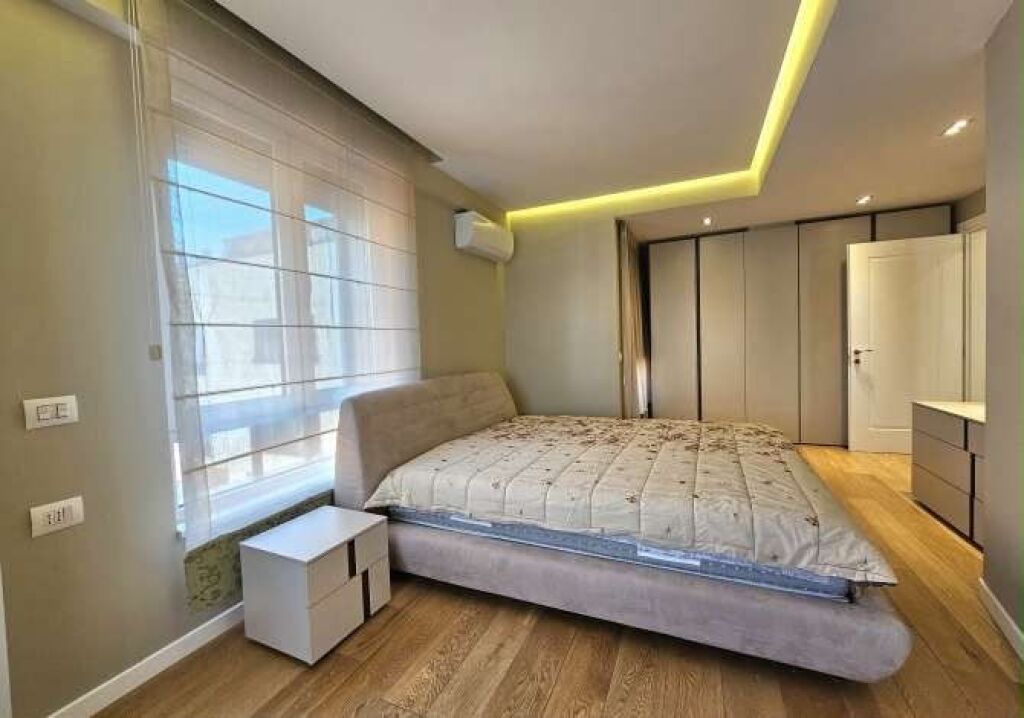 🏡 Appartamento 2+1 in affitto 📍 Myslym Shyri, vicino al Centro di Tirana ✨