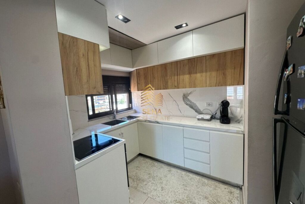 Qira, Apartament 2+1+Verande,Xhamllik,65.000 Leke/muaj
